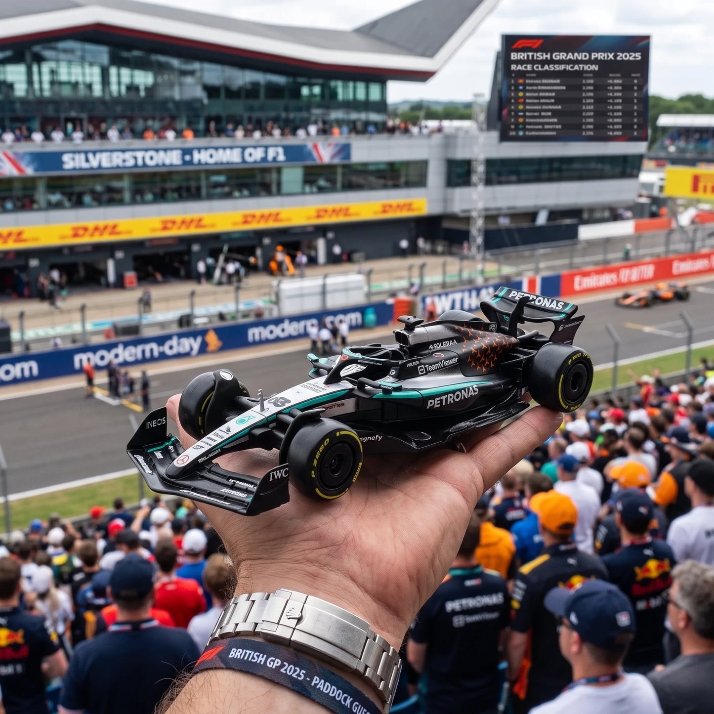 Miniatura de Fórmula 1 Mercedes-AMG W16 2025 Edição Inglaterra 1:43 Bburago