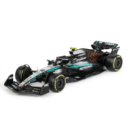 Miniatura de Fórmula 1 Mercedes-AMG W16 2025 Edição Inglaterra 1:43 Bburago
