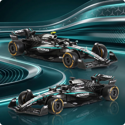 Miniatura F1 Mercedes-AMG W16 2025 1:64 Bburago
